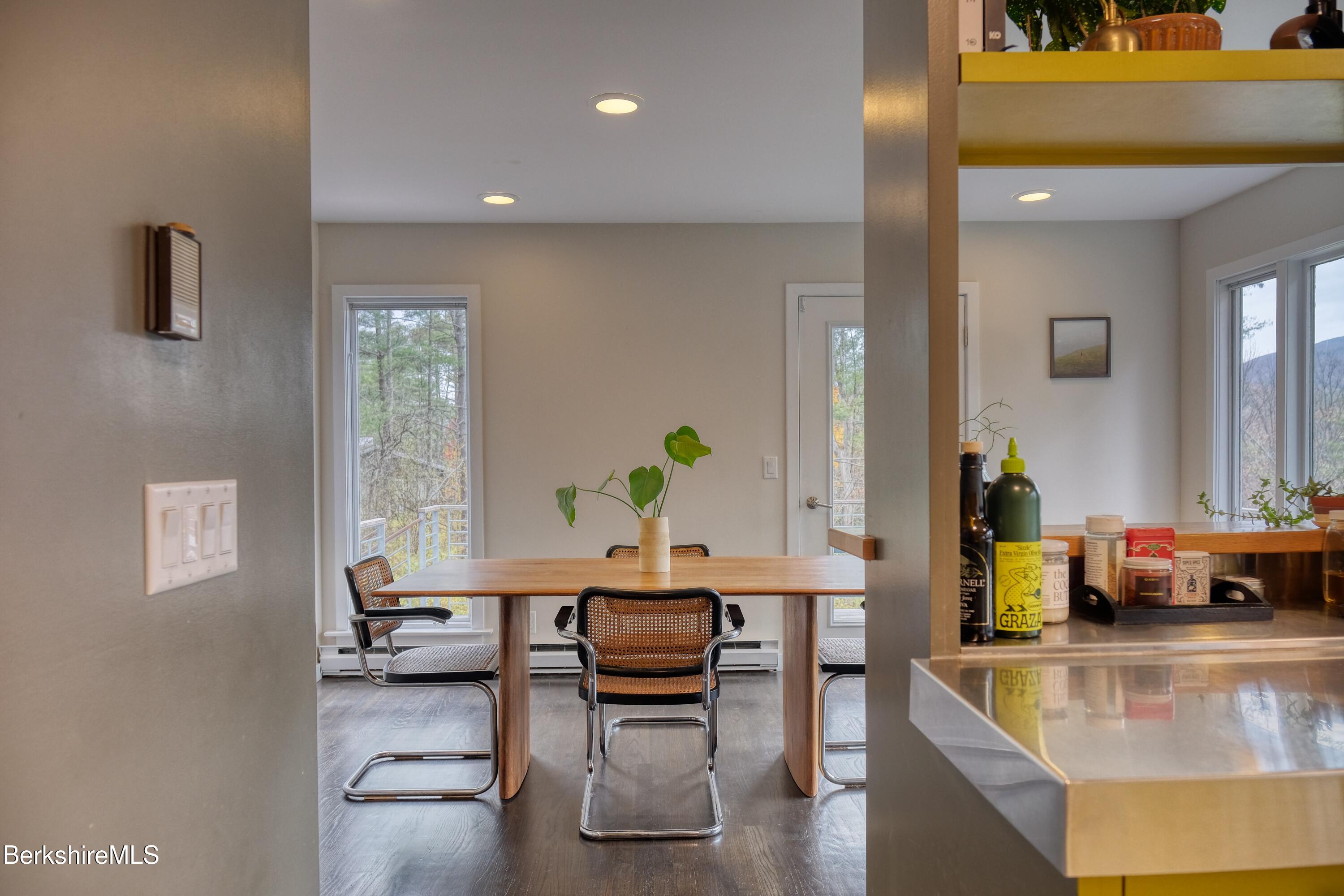 300 Syndicate Road Williamstown, MA 01267 - Photo 15 of 46 DSCF2571