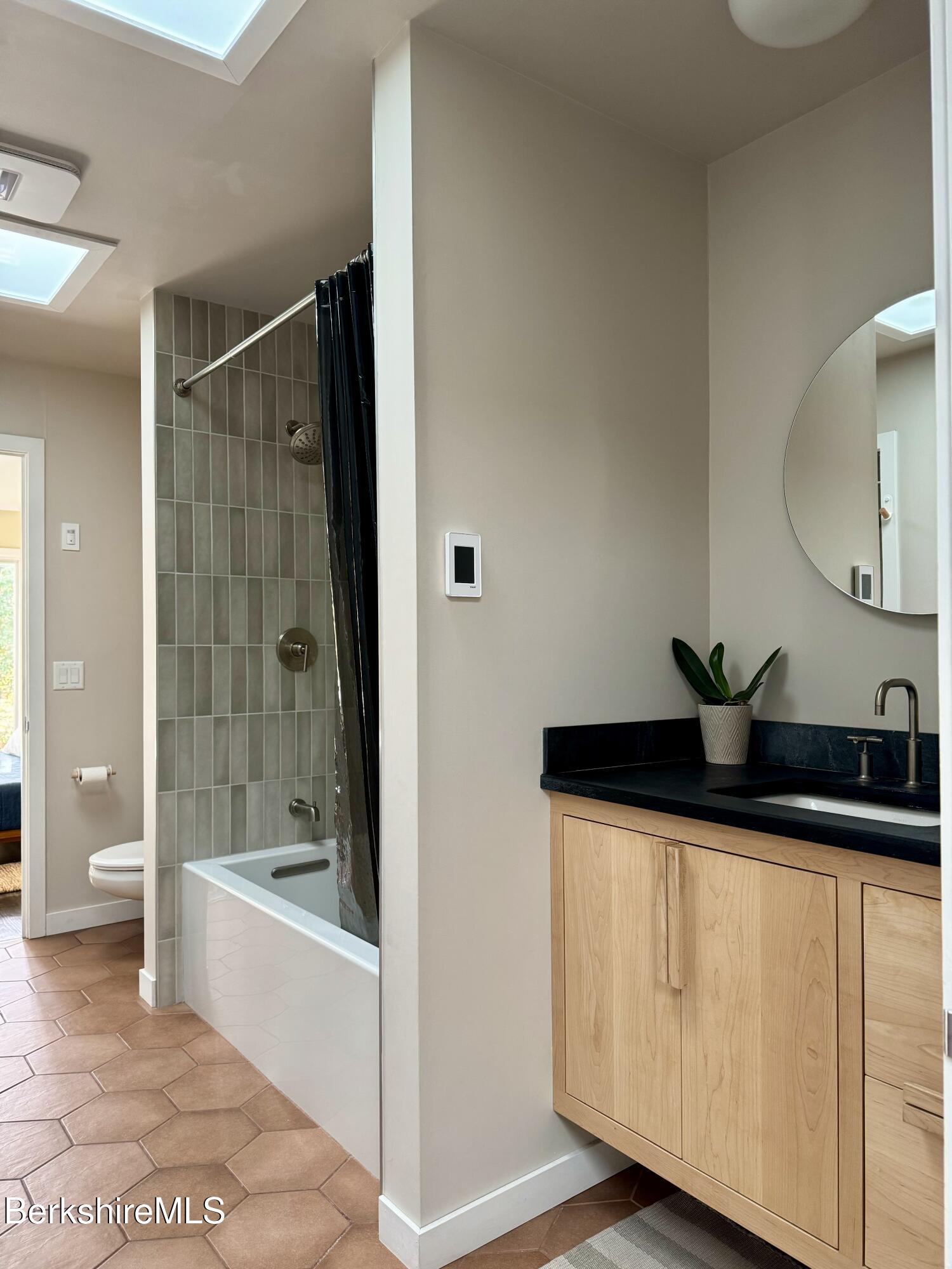 300 Syndicate Road Williamstown, MA 01267 - Photo 23 of 46 Image25 Bath