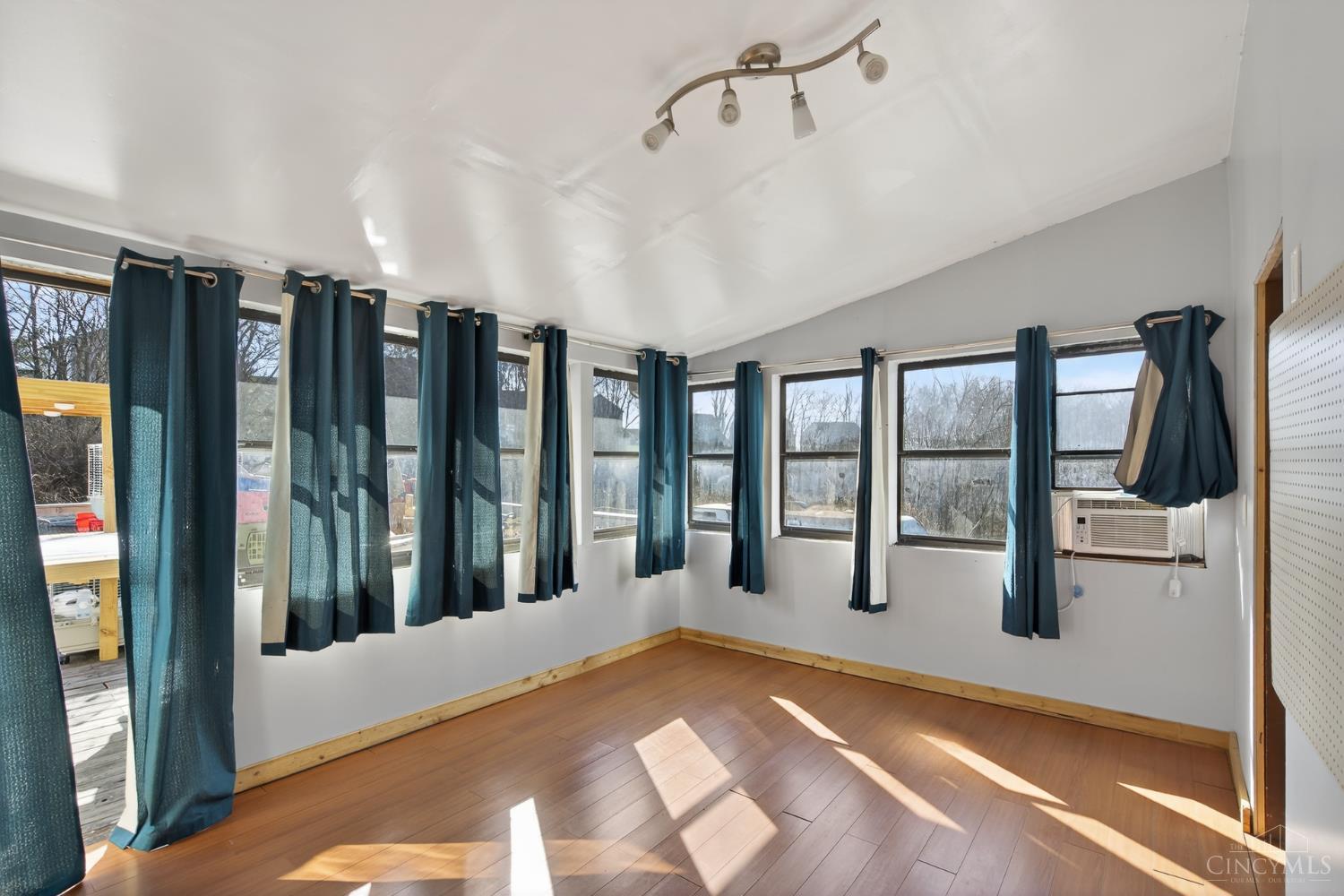 6823 Thompson Road Cincinnati, OH 45247 - Photo 20 of 53