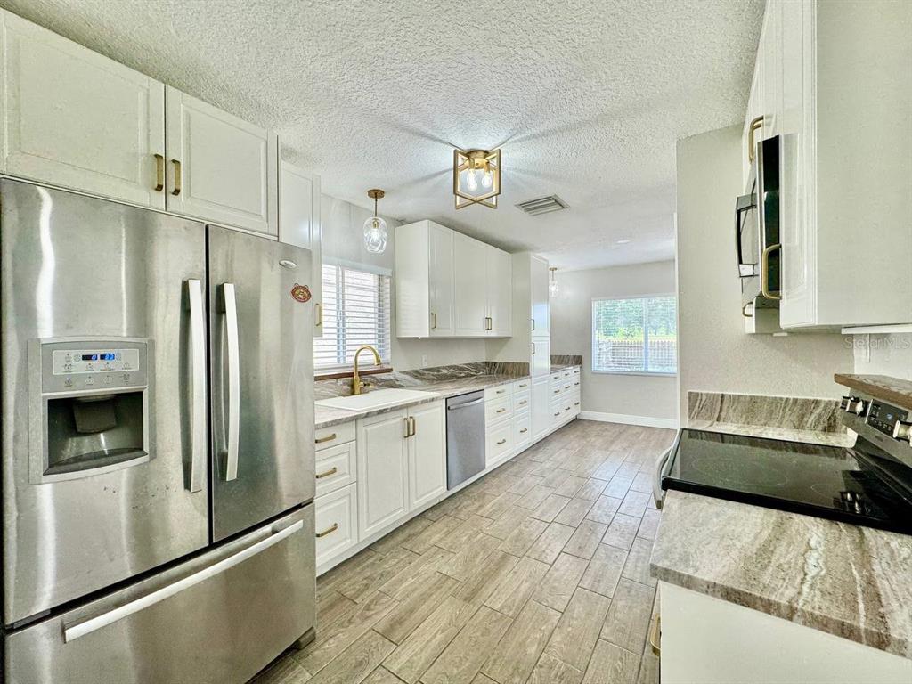 13014 Fennway Ridge Drive Riverview, FL 33579 - Photo 12 of 35