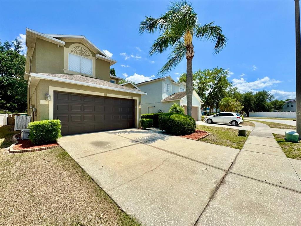 13014 Fennway Ridge Drive Riverview, FL 33579 - Photo 4 of 35