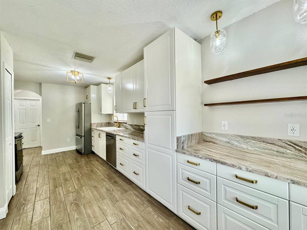 13014 Fennway Ridge Drive Riverview, FL 33579 - Photo 9 of 35