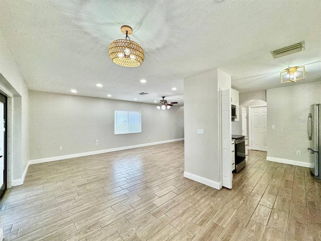 13014 Fennway Ridge Drive Riverview, FL 33579 - Photo 10 of 35