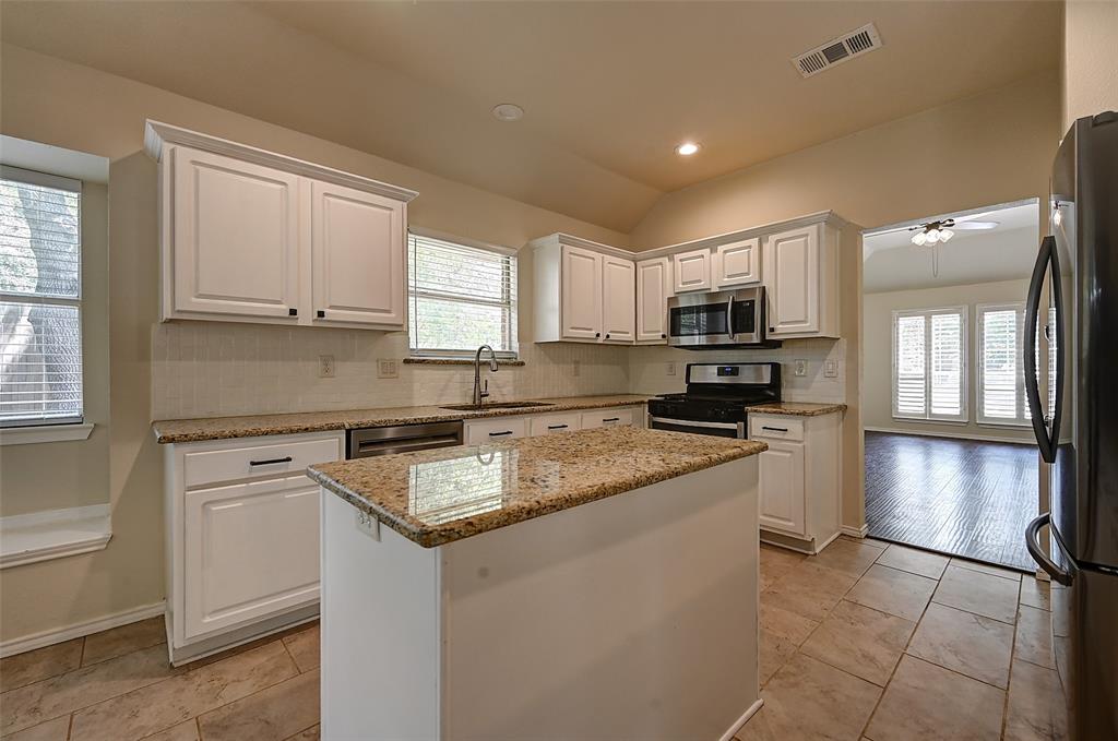 1508 Sandy Ridge Drive McKinney, TX 75069 - Photo 10 of 40