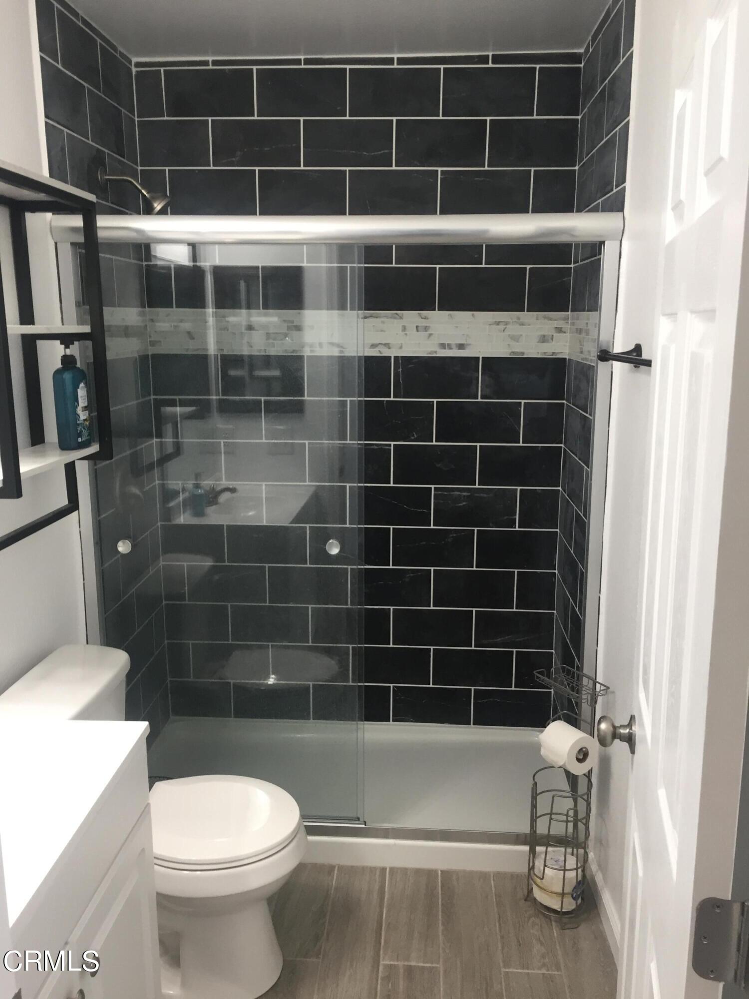 3454 Olds Road Oxnard, CA 93033 - Photo 17 of 41 Bathroom 1