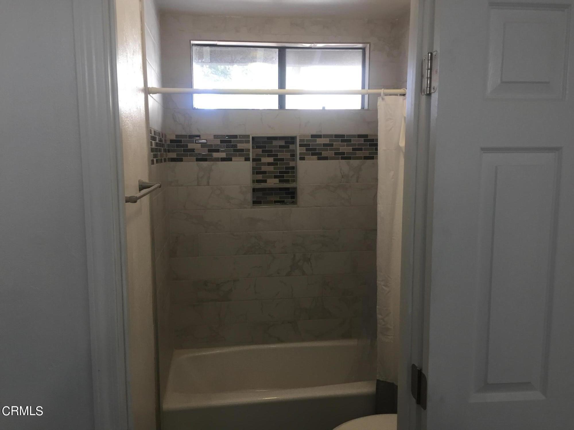 3454 Olds Road Oxnard, CA 93033 - Photo 37 of 41 Master Bath