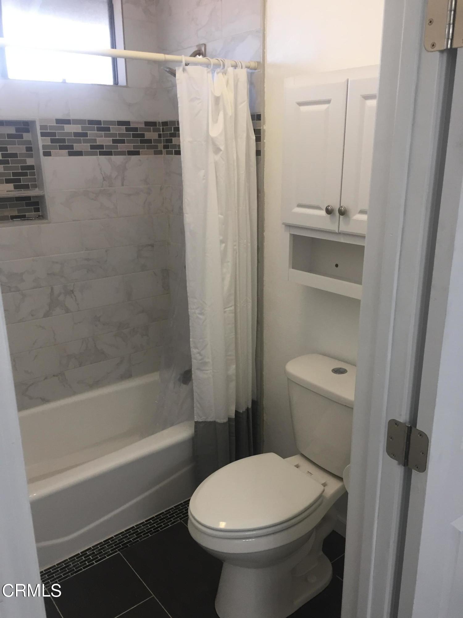 3454 Olds Road Oxnard, CA 93033 - Photo 38 of 41 Master Bath