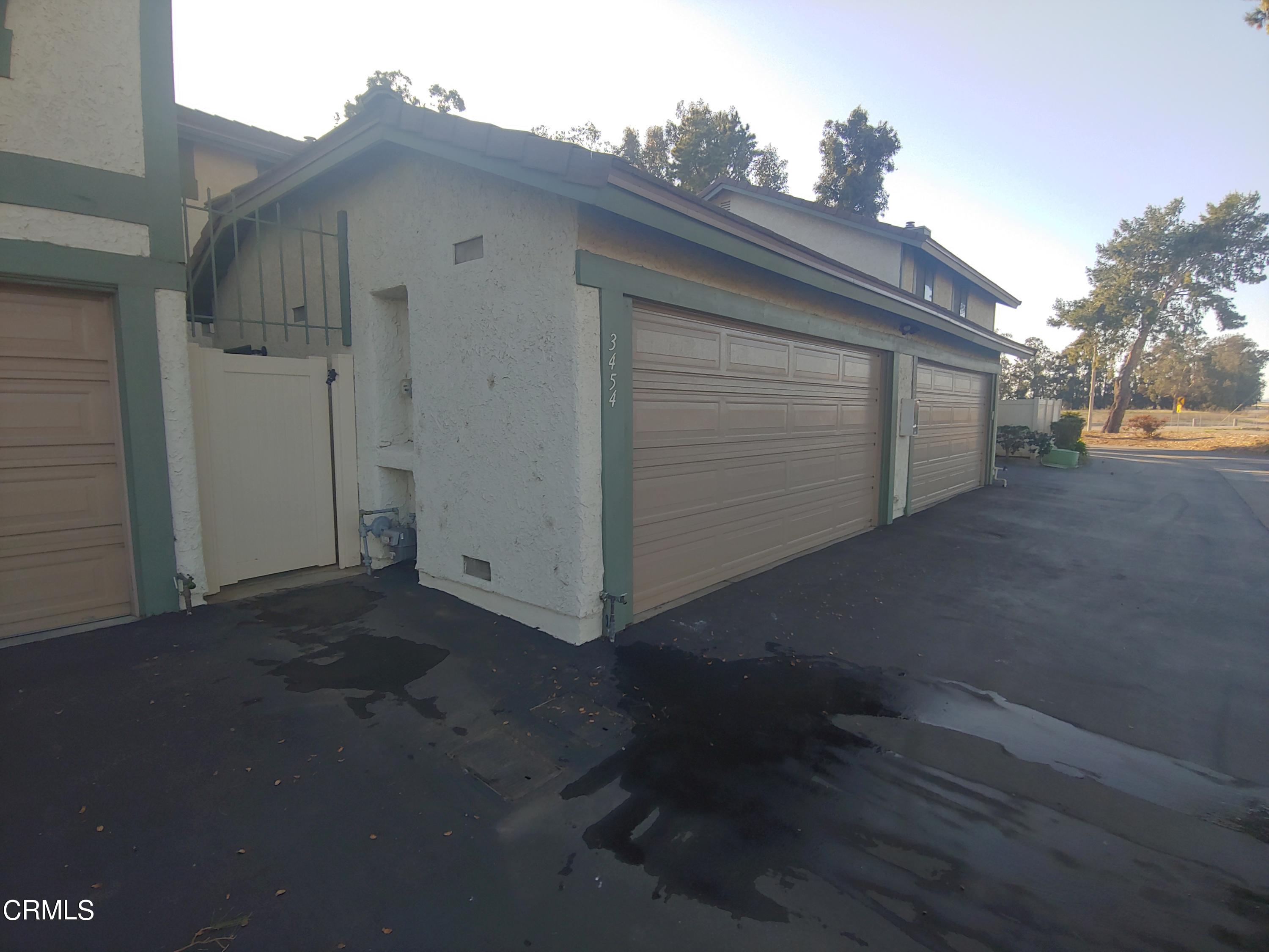 3454 Olds Road Oxnard, CA 93033 - Photo 40 of 41 Garage Door