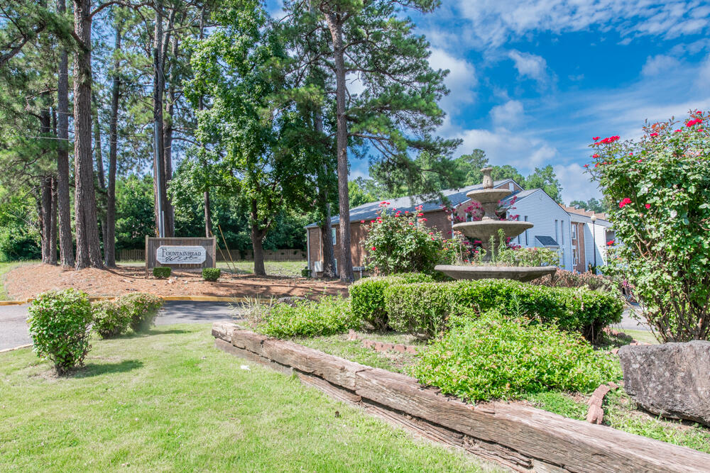 1017 Stevens Creek Road, Unit G185 Augusta, GA 30907 - Photo 17 of 21 Fountain!