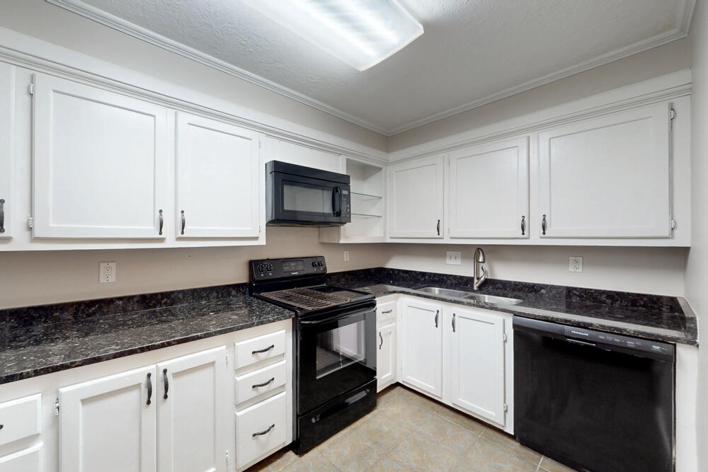 1017 Stevens Creek Road, Unit G185 Augusta, GA 30907 - Photo 4 of 21 Kitchen!