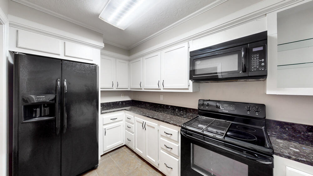 1017 Stevens Creek Road, Unit G185 Augusta, GA 30907 - Photo 5 of 21 Granite Countertops!