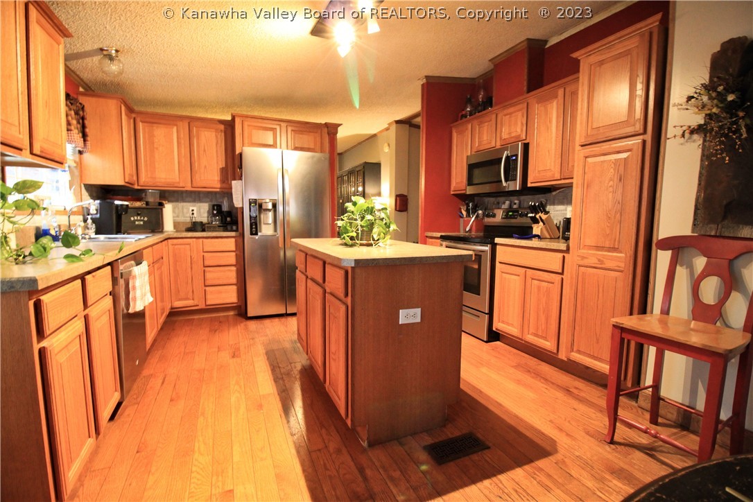376 Forked Run Ripley, WV 25271 - Photo 6 of 13 Gallery Image 6