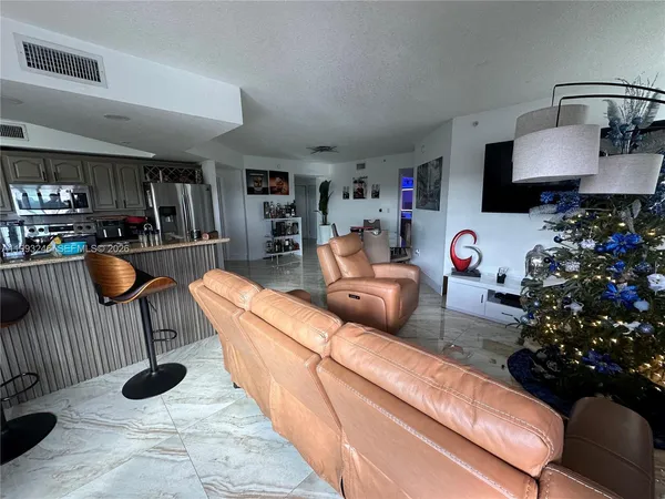 $460,000 | 4242 Northwest 2nd Street, Unit 1116, Miami, FL 33126