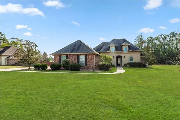 $534,900 | 402 Long Lake Drive, Covington, LA 70435