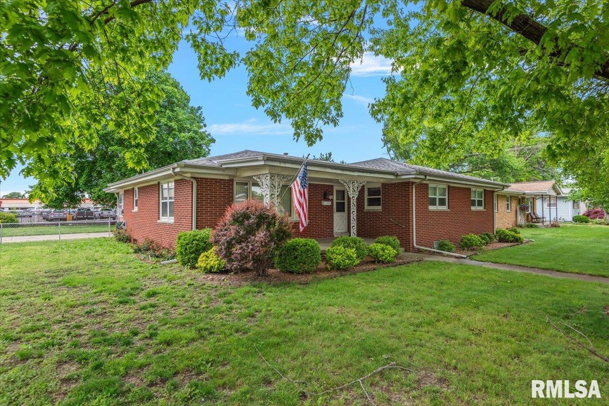 2301 Arrowhead Drive Springfield, IL 62702 - Photo 40 of 44