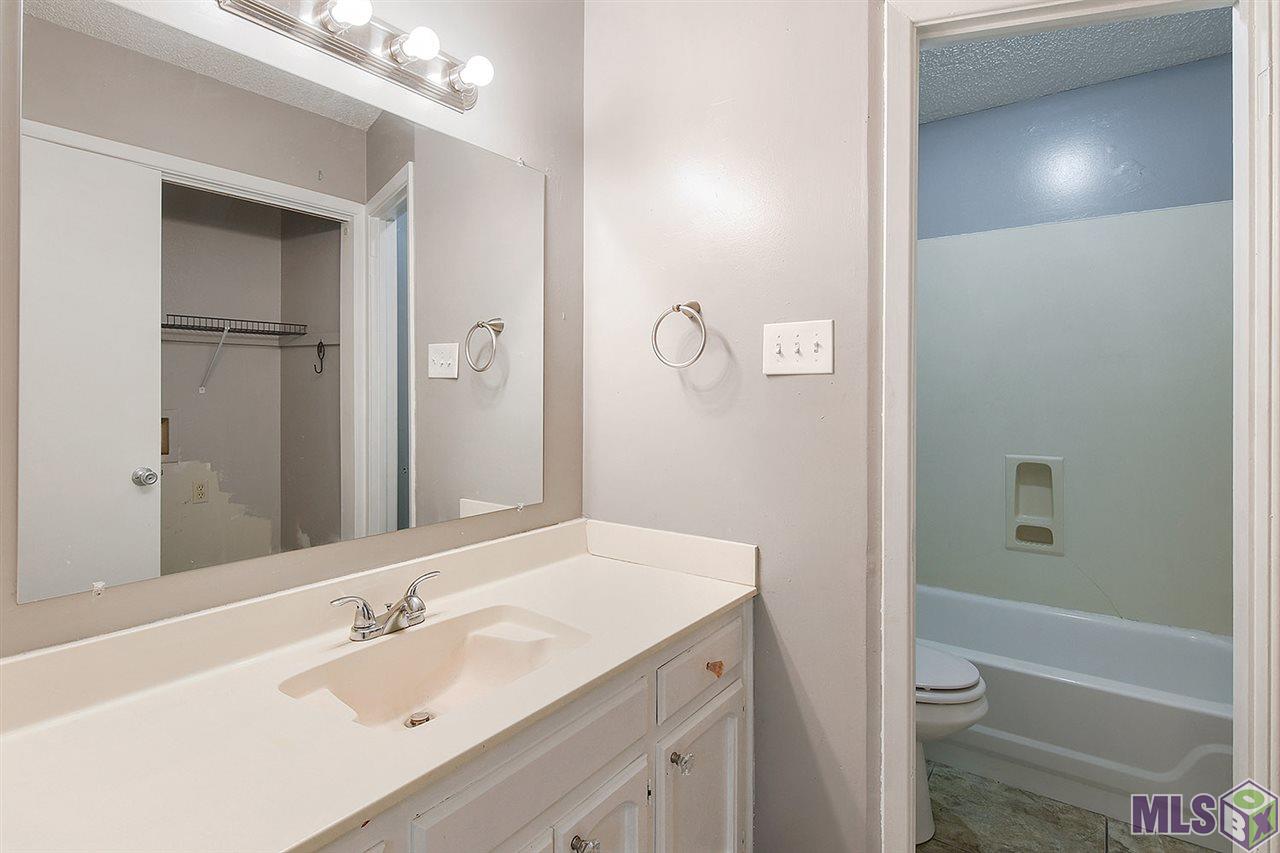1937 Stonegate Court Baton Rouge, LA 70815 - Photo 9 of 10 Gallery Image 9
