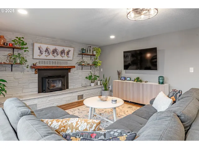 $675,000 | 17006 Northeast 182nd Avenue, Brush Prairie, WA 98606