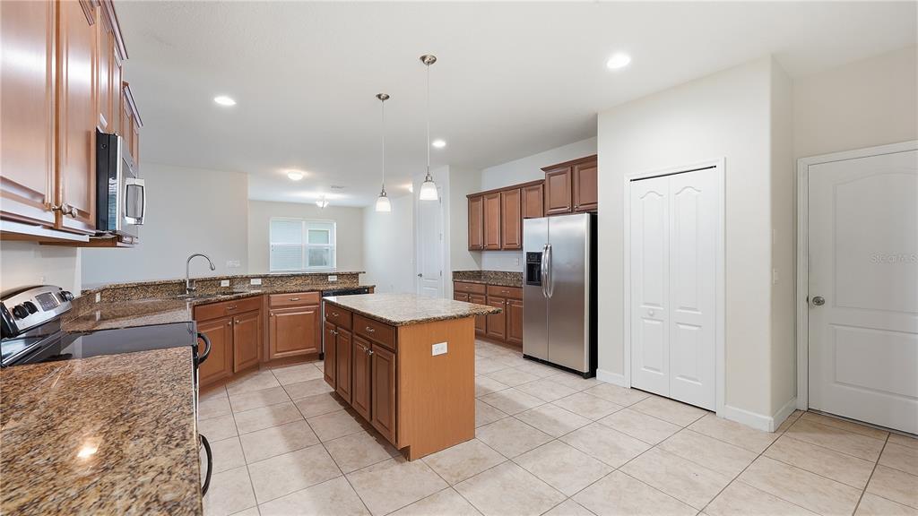 2217 Crosston Circle Orlando, FL 32824 - Photo 6 of 31