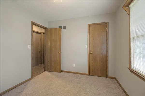 $310,000 | 58 Lakeview Drive, Lexington, MO 64067