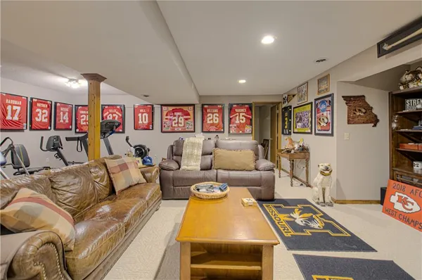 $310,000 | 58 Lakeview Drive, Lexington, MO 64067