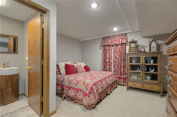 $310,000 | 58 Lakeview Drive, Lexington, MO 64067