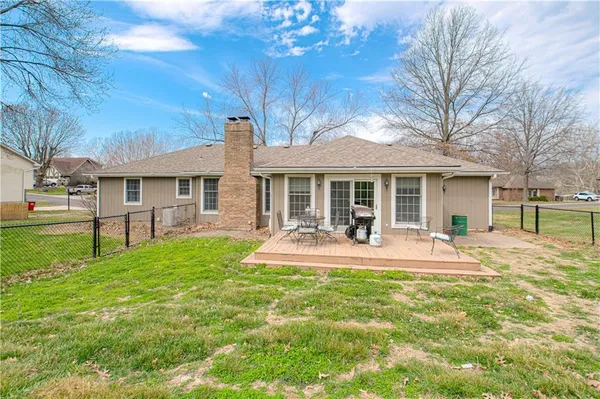 $310,000 | 58 Lakeview Drive, Lexington, MO 64067