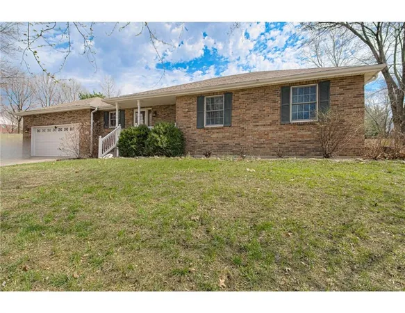 $310,000 | 58 Lakeview Drive, Lexington, MO 64067