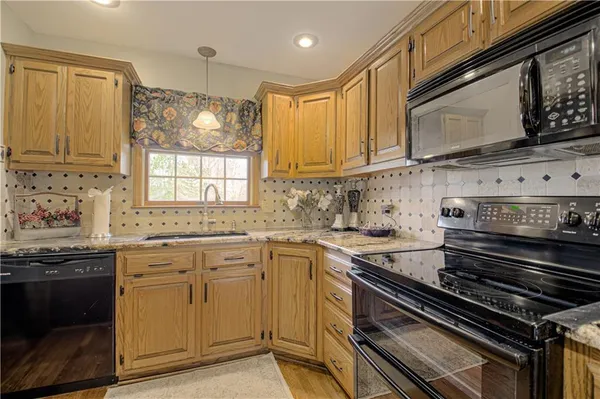 $310,000 | 58 Lakeview Drive, Lexington, MO 64067