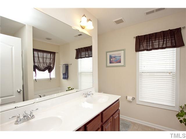 3913 Patriot Ridge Court Raleigh, NC 27610 - Photo 9 of 14 Gallery Image 9