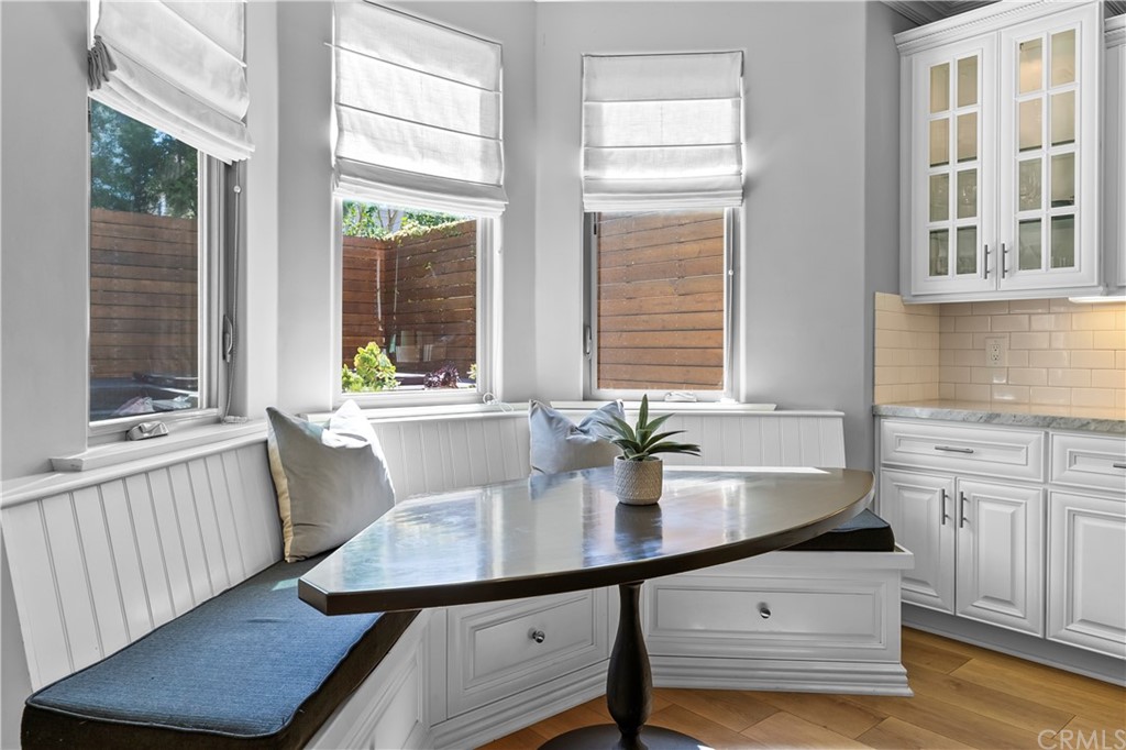 2210 Robinson Street Redondo Beach, CA 90278 - Photo 12 of 39 a bathroom with a sink a bathtub and next to a window