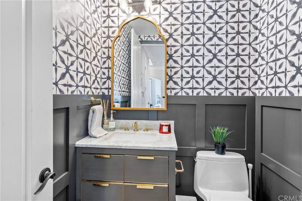 2210 Robinson Street Redondo Beach, CA 90278 - Photo 19 of 39 a room with a fireplace and painted walls