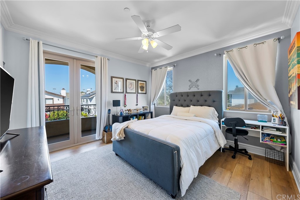 2210 Robinson Street Redondo Beach, CA 90278 - Photo 24 of 39 a bed room with a bed and a television