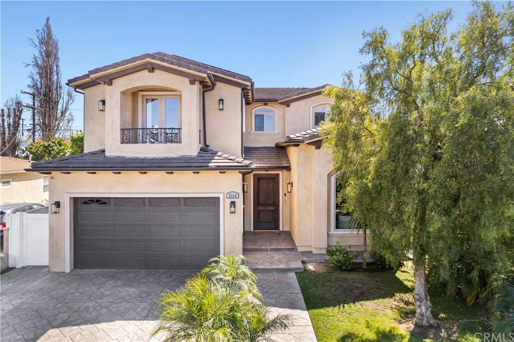 2210 Robinson Street Redondo Beach, CA 90278 - Photo 38 of 39 a front view of a house with a yard