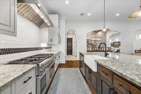 $899,000 | 1525 Early Lane, Houston, TX 77055