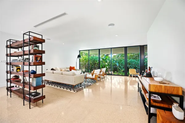 $20,000 | 4045 Bonita Avenue, Miami, FL 33133