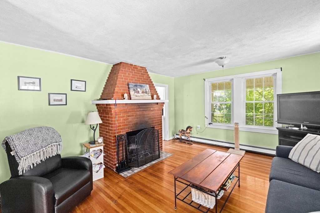 24 Fay Road Scituate, MA 02066 - Photo 11 of 40 Gallery Image 11