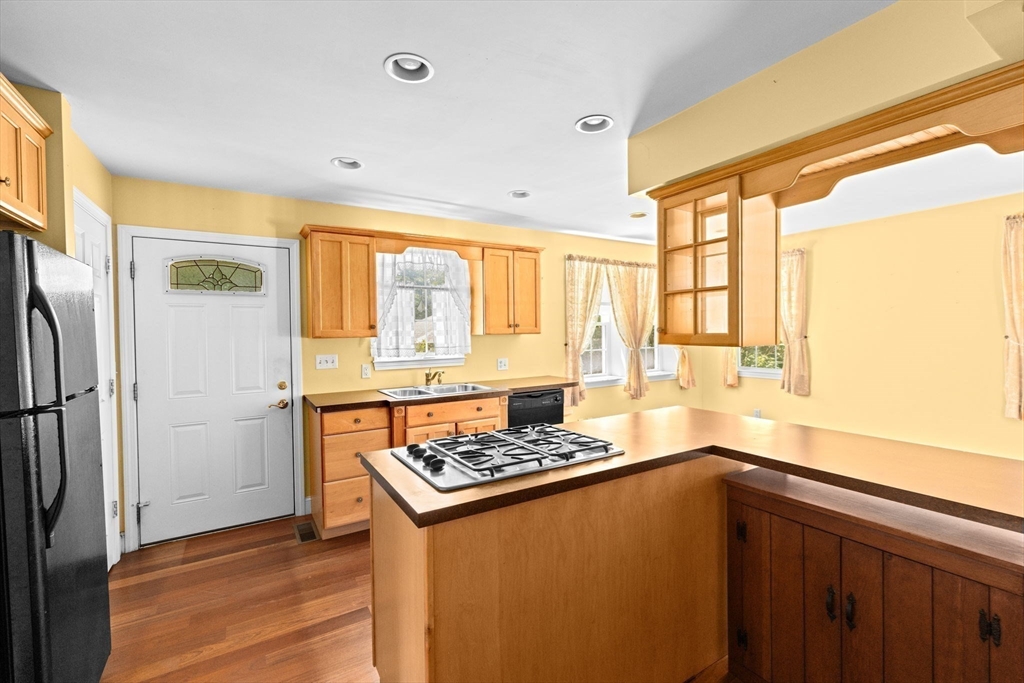 24 Fay Road Scituate, MA 02066 - Photo 18 of 40 Gallery Image 18