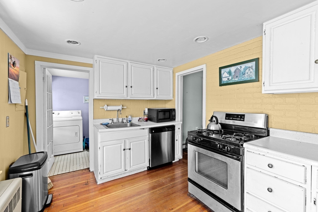 24 Fay Road Scituate, MA 02066 - Photo 4 of 40 Gallery Image 4