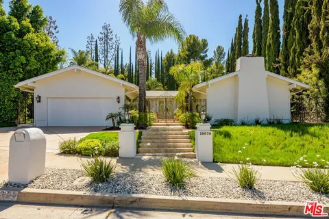 $2,395,000 | 18070 Lake Encino Drive, Encino, CA 91316