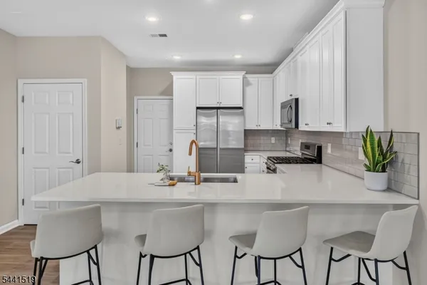 $674,900 | 3 Sadie Circle, Unit 3101, Union, NJ 07083