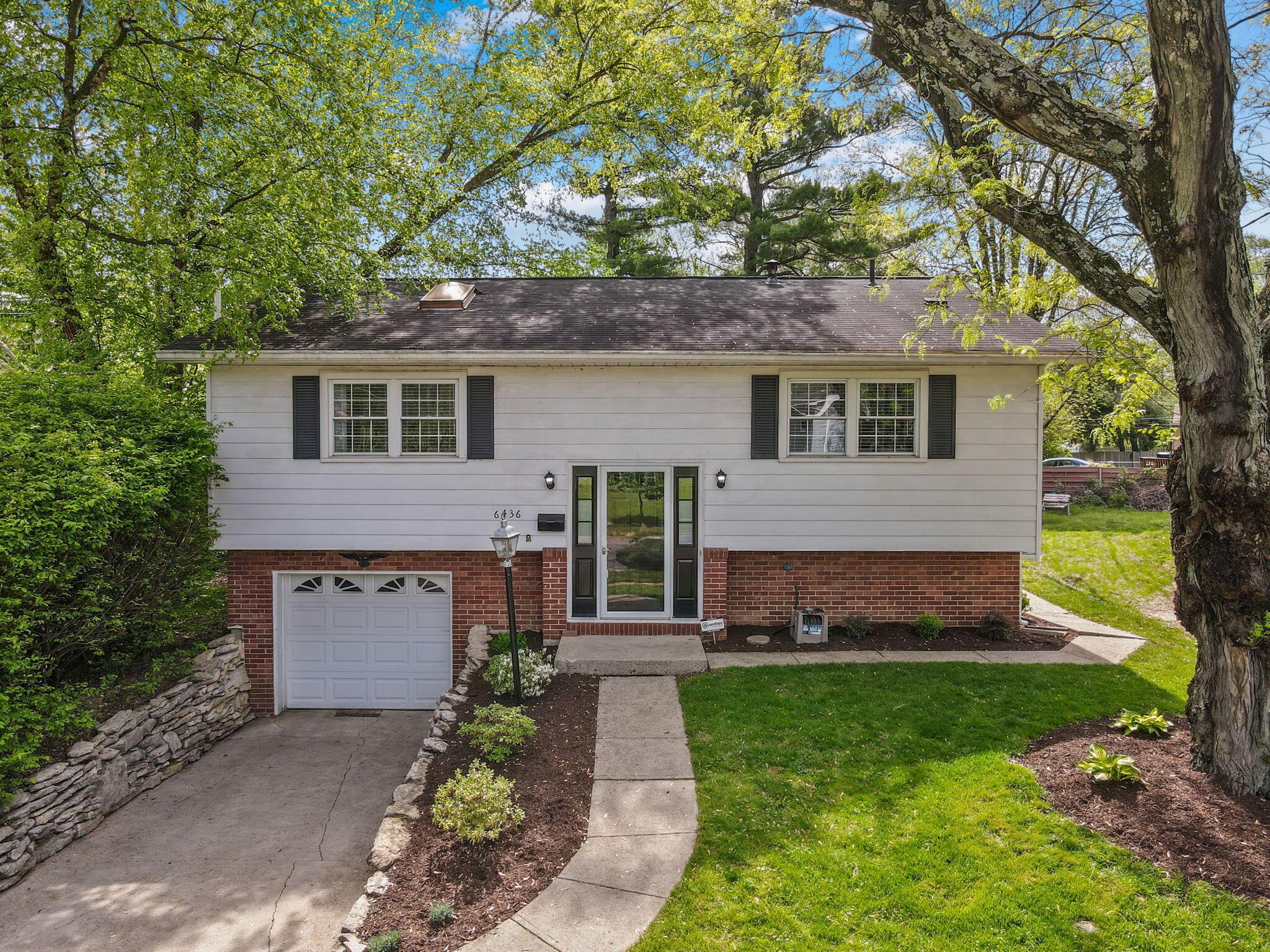6436 Faircrest Road Columbus, OH 43229 - Photo 2 of 54 58-web-or-mls-DJI_0563