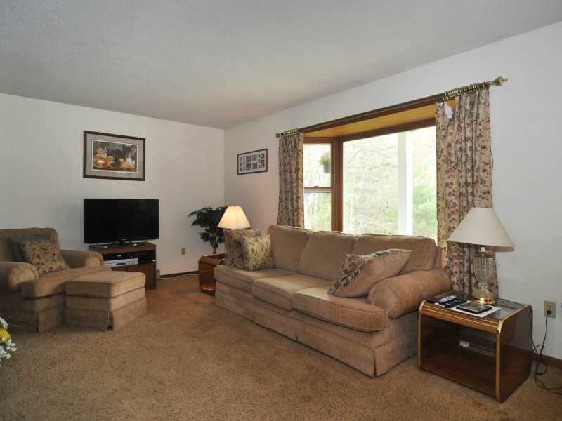 33 Mohawk Trail Charlestown, RI 02813 - Photo 5 of 25 Living Room.