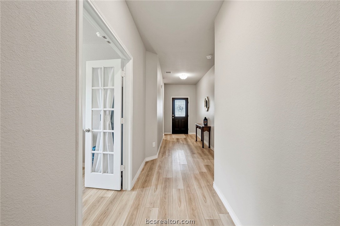 2042 Rock Rdg Avenue Bryan, TX 77807 - Photo 15 of 25
