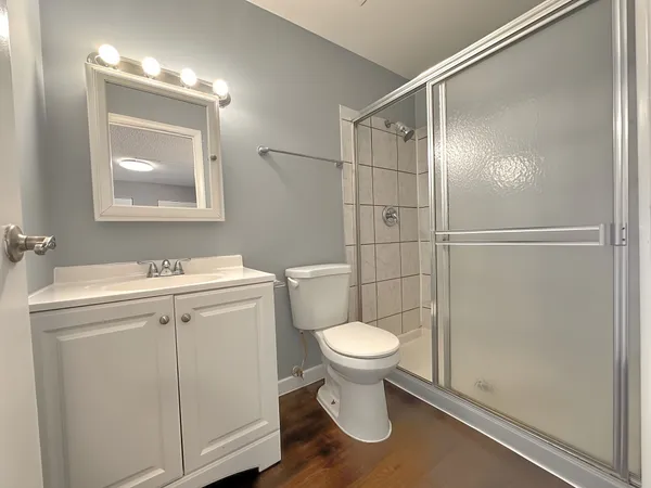 $2,525 | 5573 Court F, Hanover Park, IL 60133