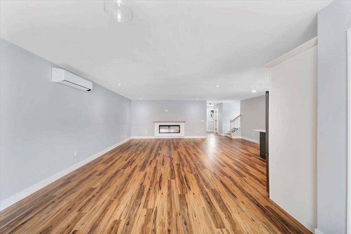 925 Falls Road, Unit 1 Shelburne, VT 05482 - Photo 4 of 51 Gallery Image 4