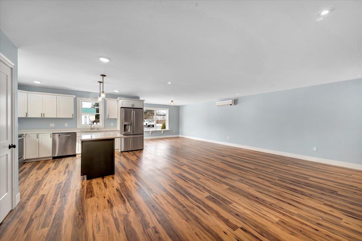 925 Falls Road, Unit 1 Shelburne, VT 05482 - Photo 6 of 51 Gallery Image 6