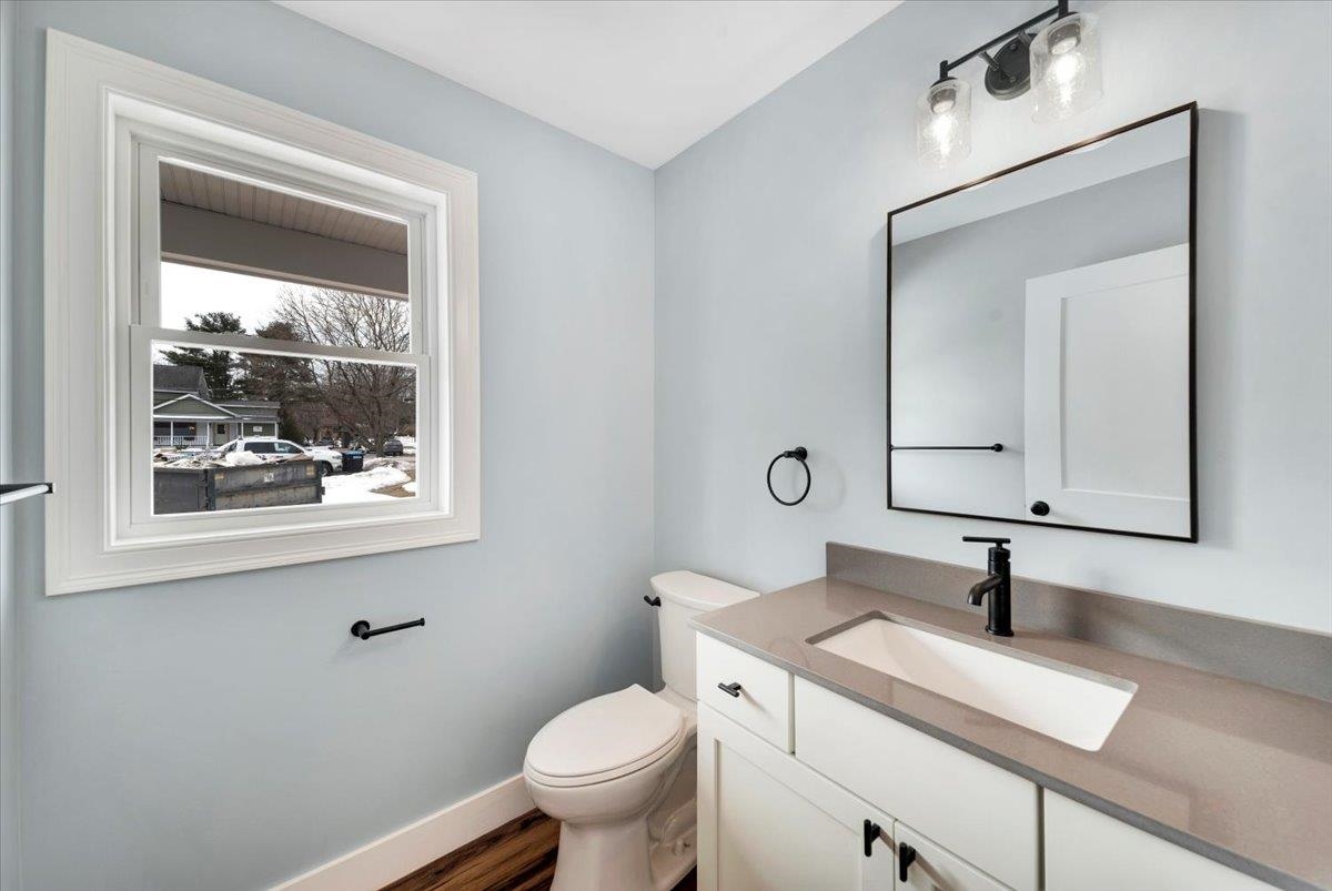 925 Falls Road, Unit 1 Shelburne, VT 05482 - Photo 8 of 51 Gallery Image 8