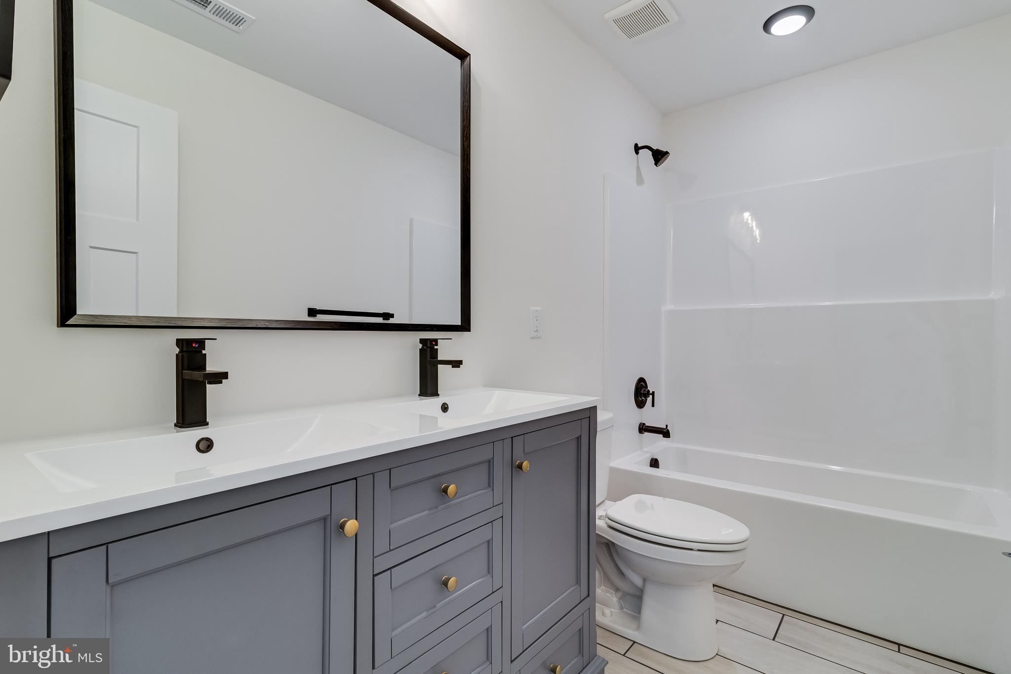 14671 Banks Odee Road Newburg, MD 20664 - Photo 39 of 60 Hall bath