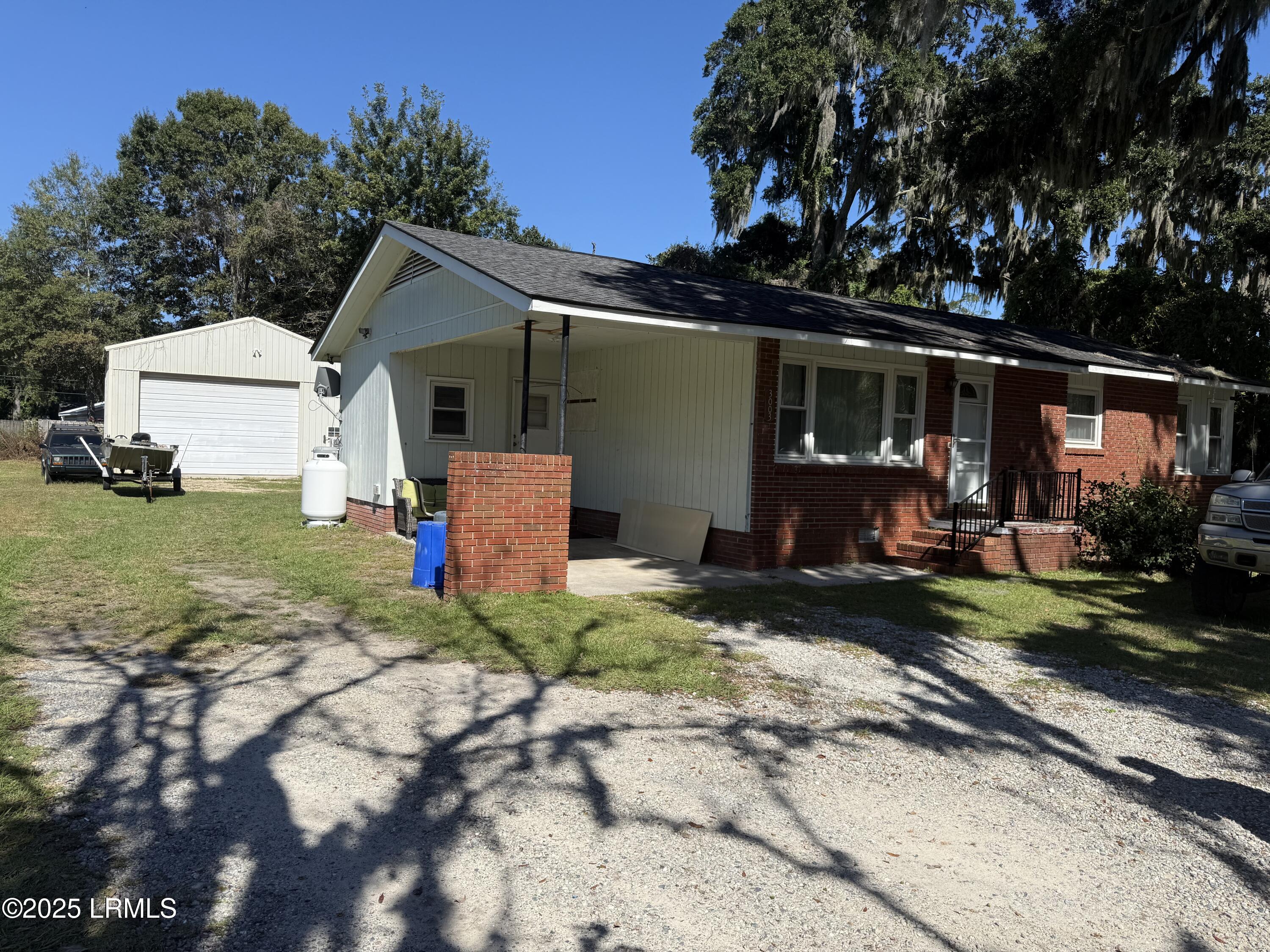 3003 Shell Point Road Beaufort, SC 29906 - Photo 2 of 14 Front