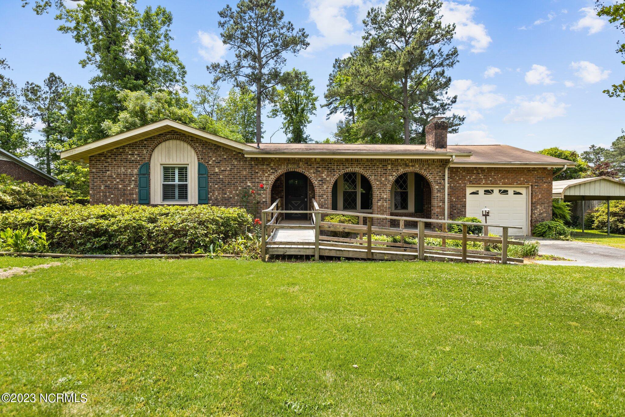308 Mansfield Road Washington, NC 27889 - Photo 3 of 43 3-web-or-mls-IMGL2186